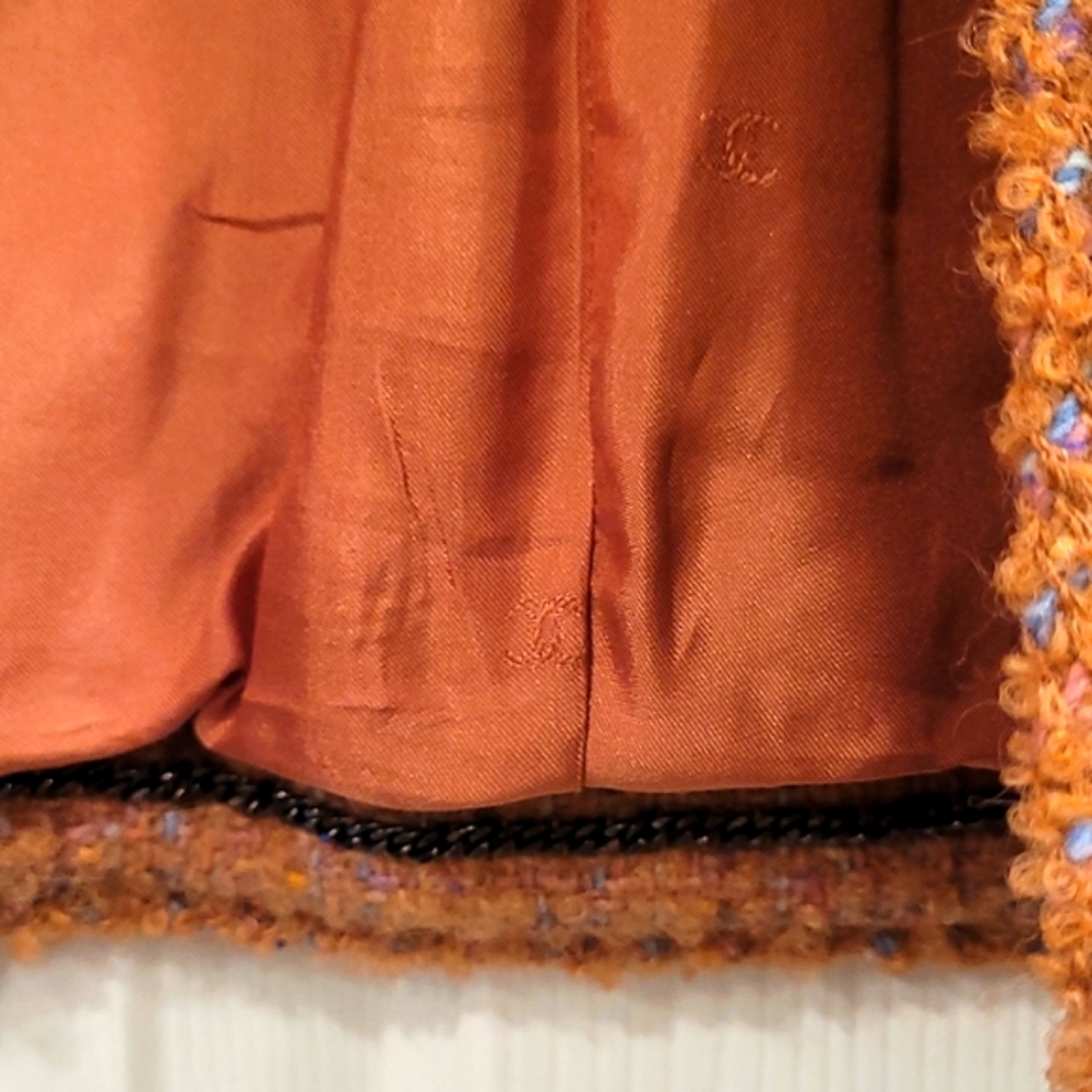 Chanel wool jacket with CC buttons - Picture 6 of 14